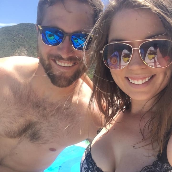 Meet your Posher, Hannah - Picture 1 of 2